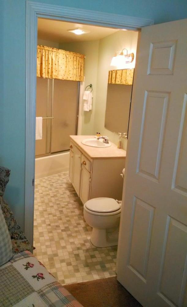 Two-Bedroom Apartment - Columbia Tower - No Pets interior
